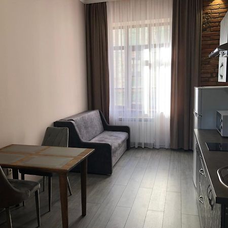 T&S Apart-Hotel Chernivtsi Luaran gambar