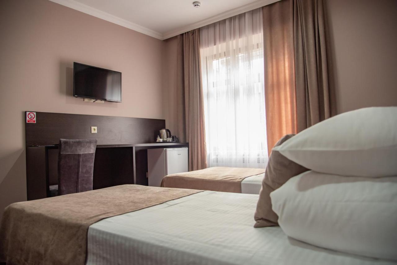 T&S Apart-Hotel Chernivtsi Luaran gambar