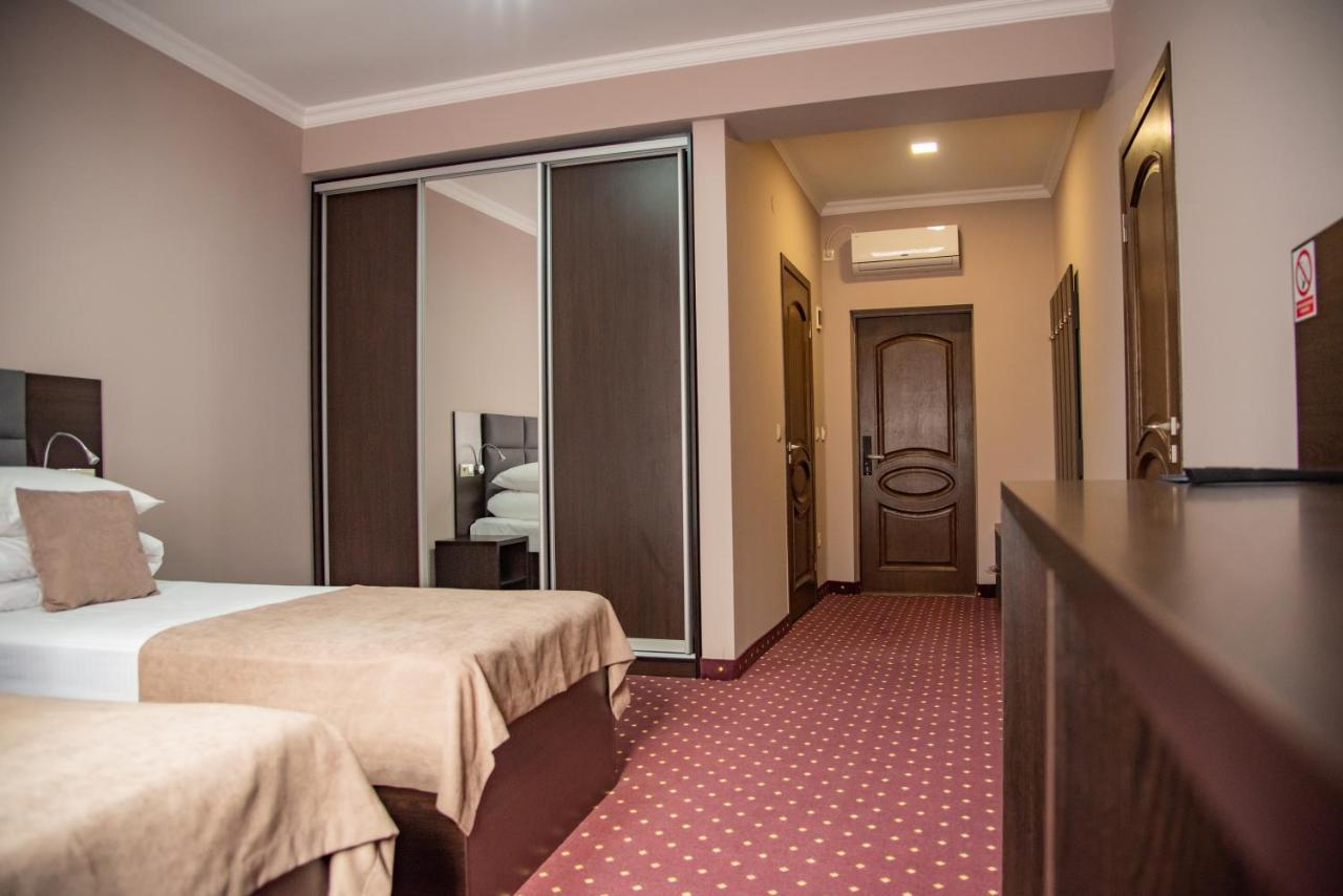 T&S Apart-Hotel Chernivtsi Luaran gambar