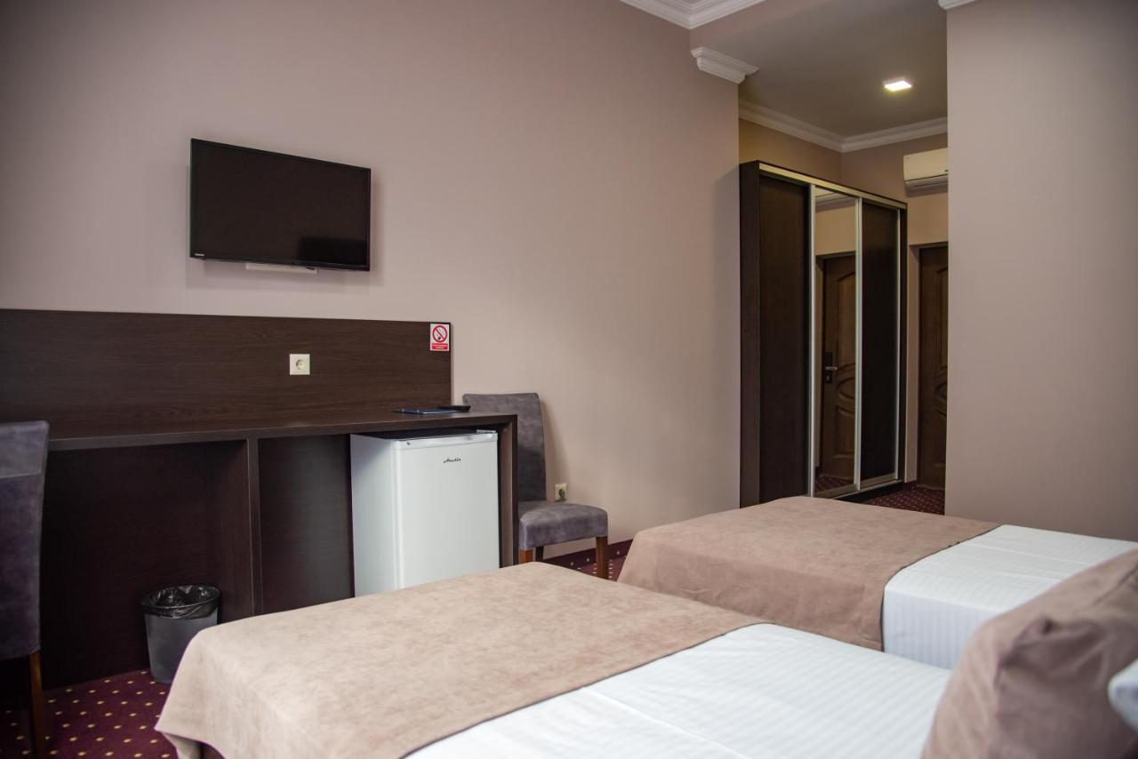 T&S Apart-Hotel Chernivtsi Luaran gambar