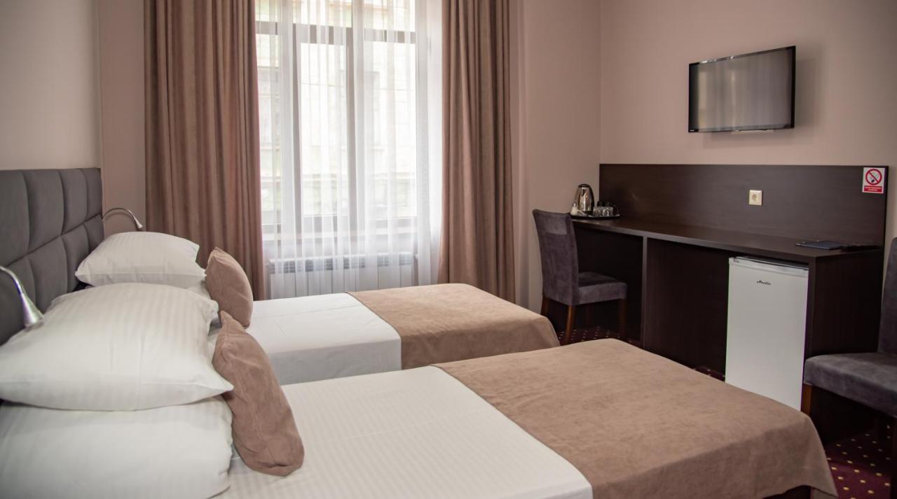T&S Apart-Hotel Chernivtsi Luaran gambar