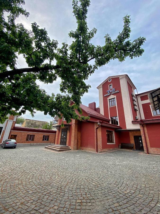 T&S Apart-Hotel Chernivtsi Luaran gambar