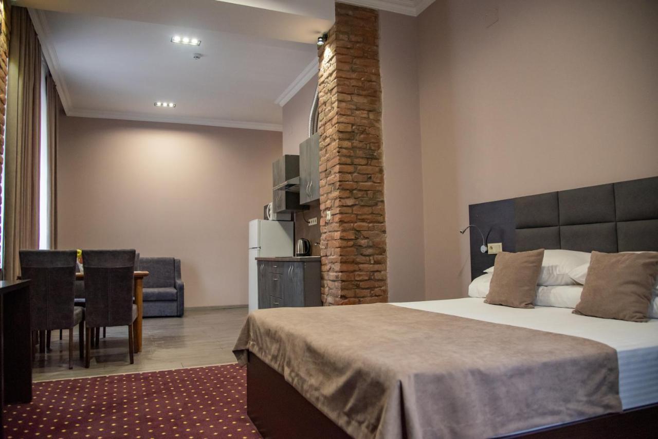 T&S Apart-Hotel Chernivtsi Luaran gambar
