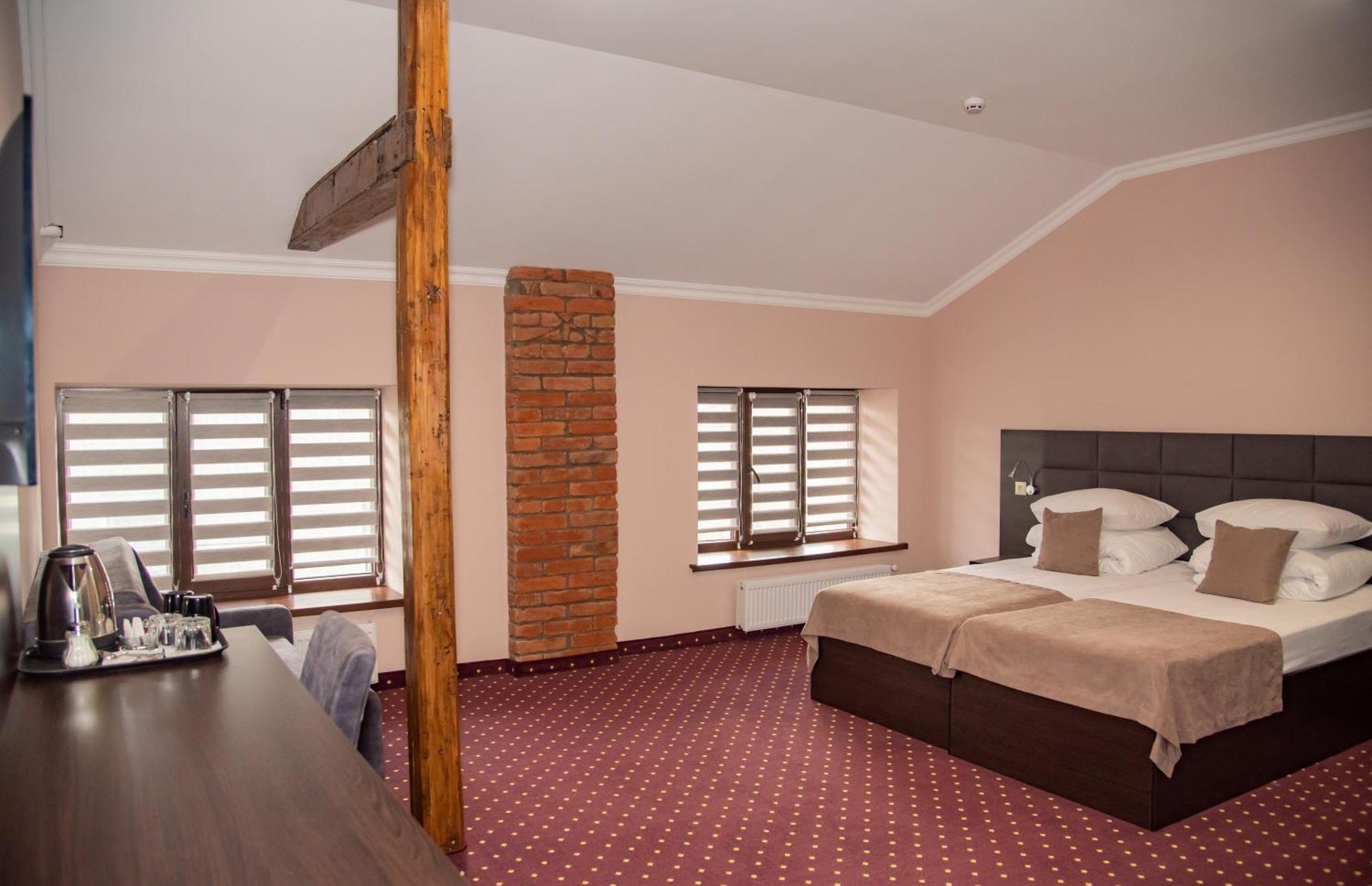 T&S Apart-Hotel Chernivtsi Luaran gambar