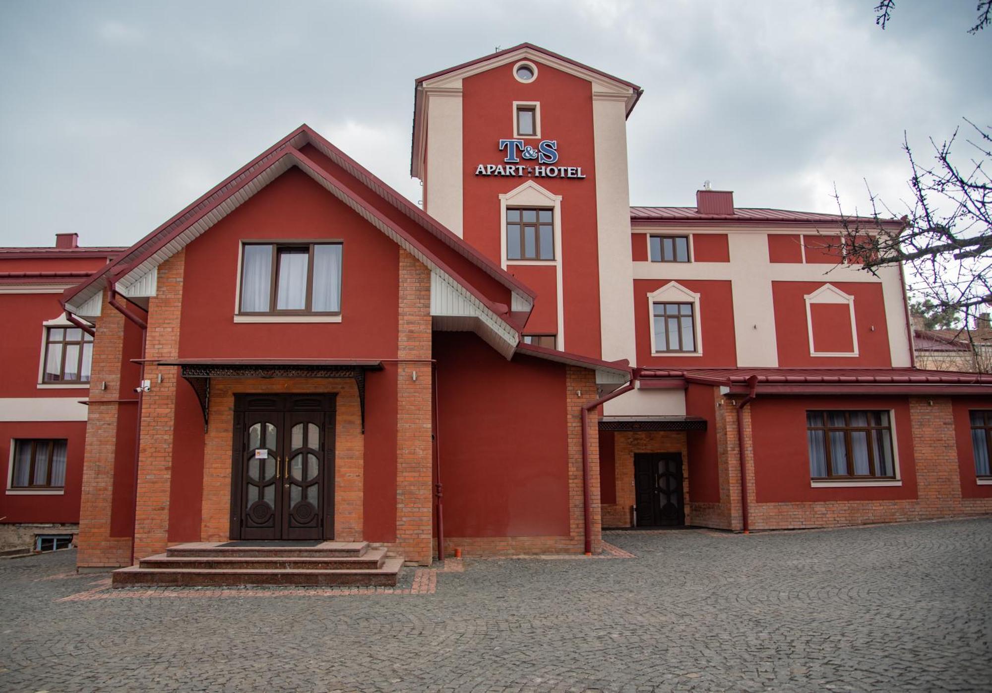 T&S Apart-Hotel Chernivtsi Luaran gambar