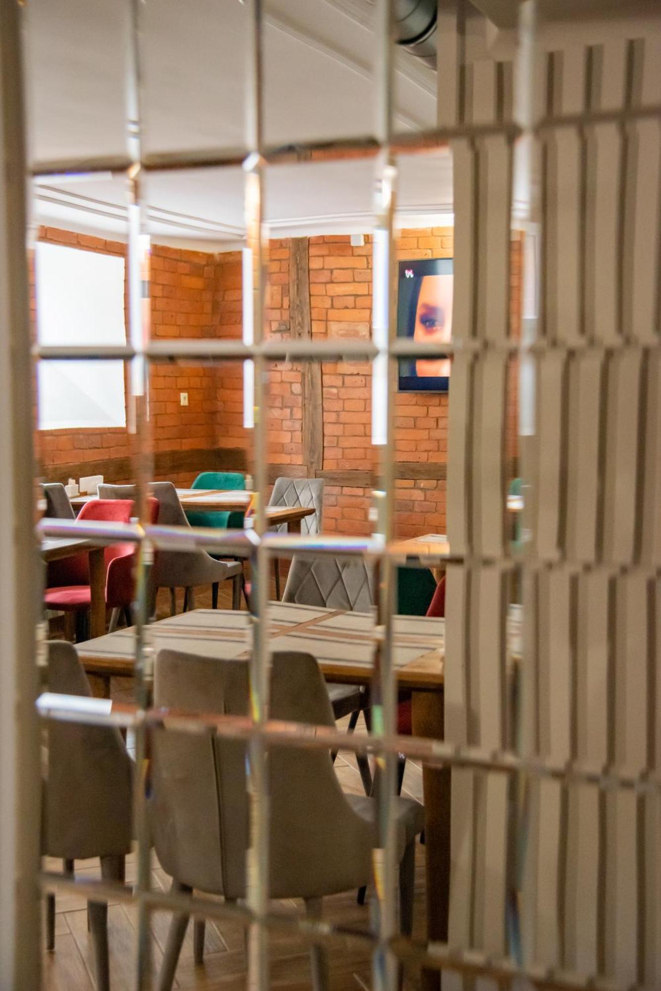 T&S Apart-Hotel Chernivtsi Luaran gambar